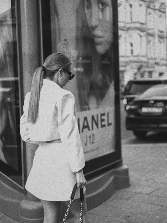 10 Fashion Hacks to Upgrade Your Style on a Budget